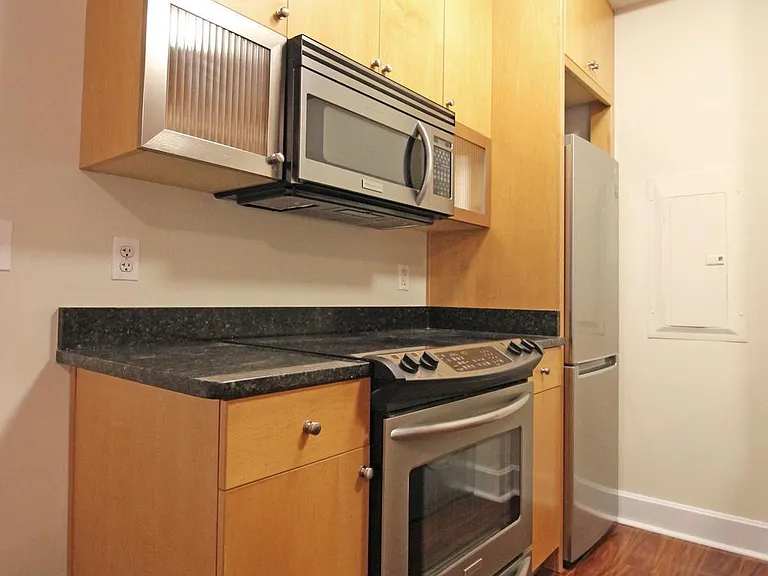 1121 24th St NW #202 — Photo 10