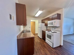 1422 32nd, Fargo, ND 58103