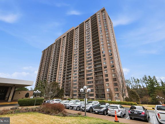 2nd image of 3705 S George Mason Dr APT 416S