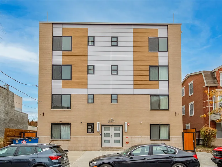 649 N 35th St #101 — Photo 5