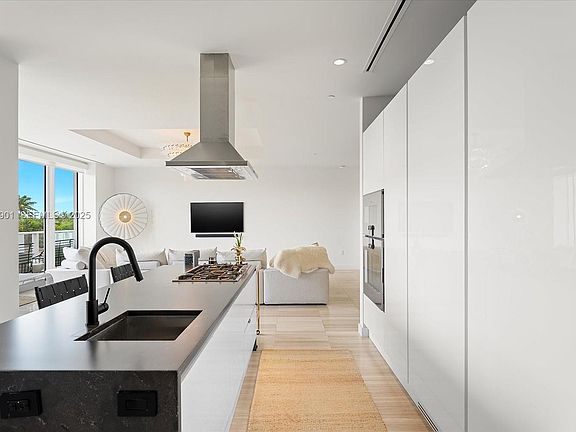 3rd image of 4701 N Meridian Ave #316