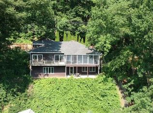 30 Lake Dr S, New Fairfield, CT 06812