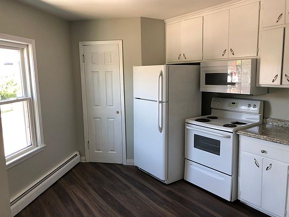2nd image of 670 7th St W APT 2