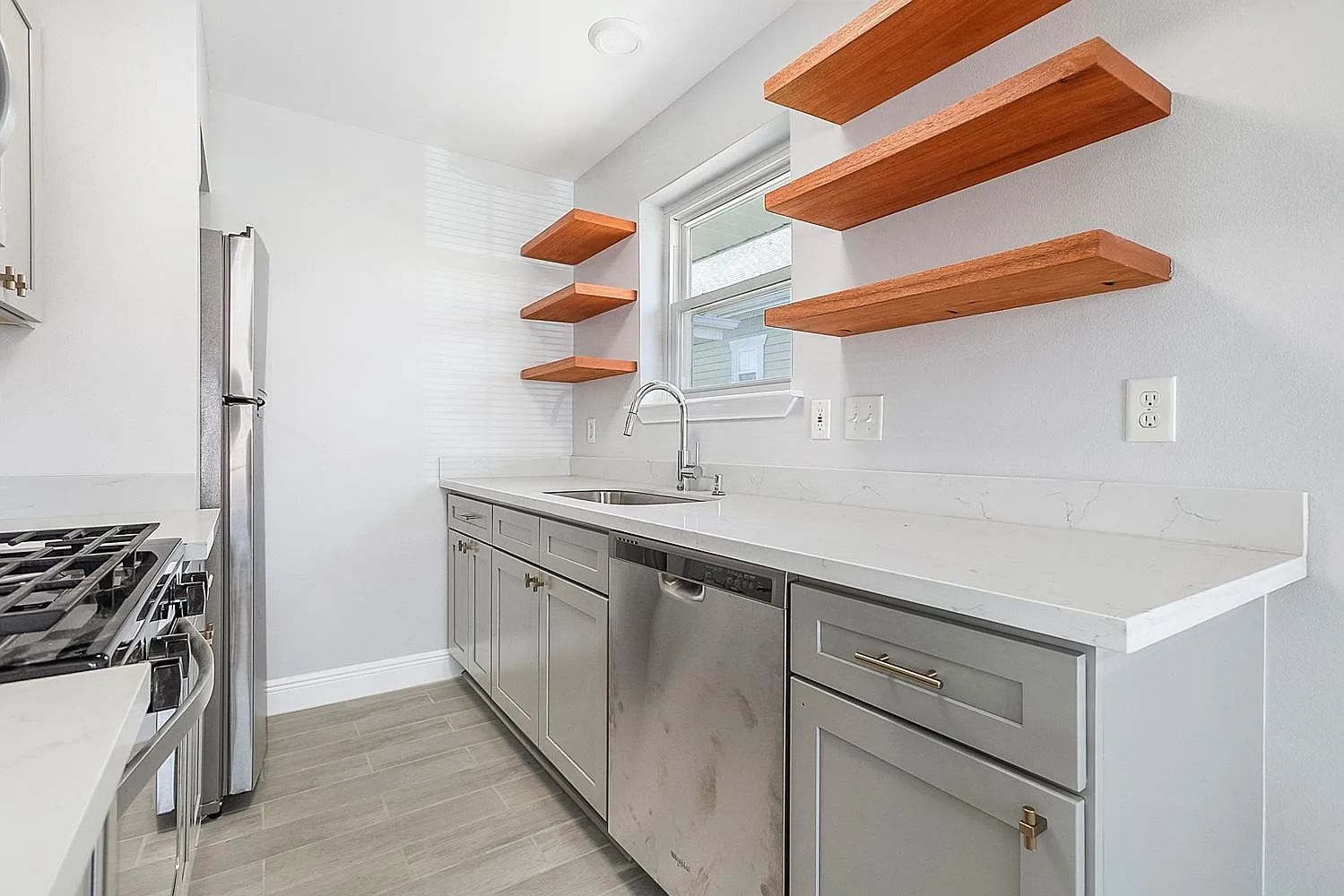 6662 Avenue A — Photo 3