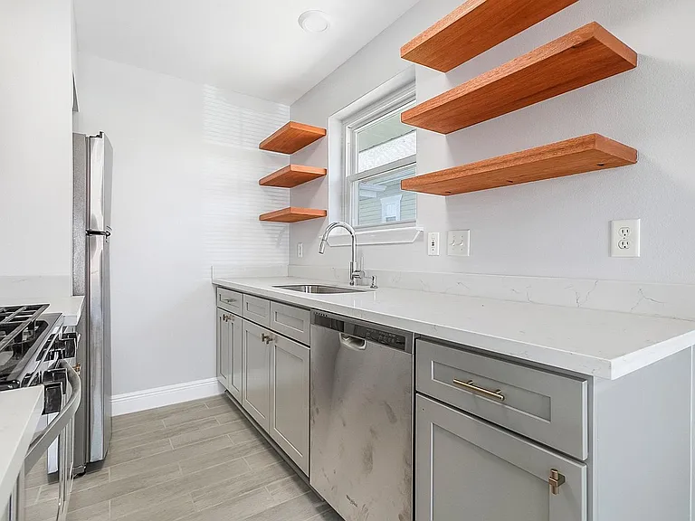 6662 Avenue A — Photo 3