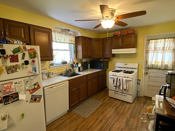 Recently renovated kitchen with new kitchen cabinets.