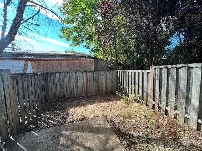 Garden Apartments — Photo 23