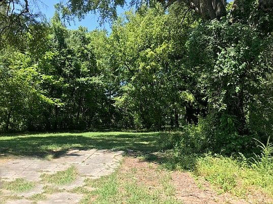 2nd image of 930 Joseph Pl