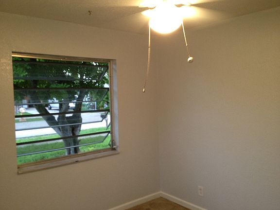 3rd image of 6131 SW 16th St