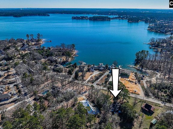 2nd image of 425 Yachting Rd