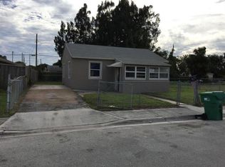 563 W 4th St, Riviera Beach, FL 33404