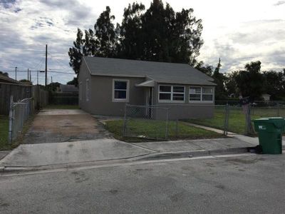 563 W 4th St, Riviera Beach, FL, 33404