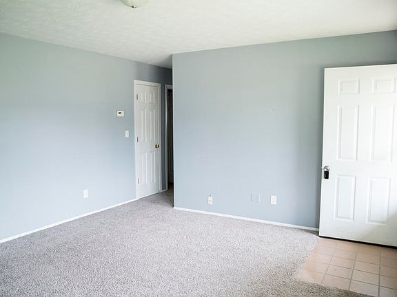 3rd image of 1023 Nutmeg Sq S