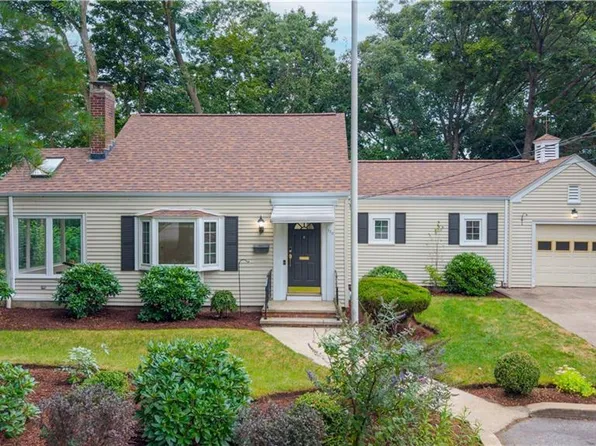 110 Ausdale Rd, Cranston, RI 02910