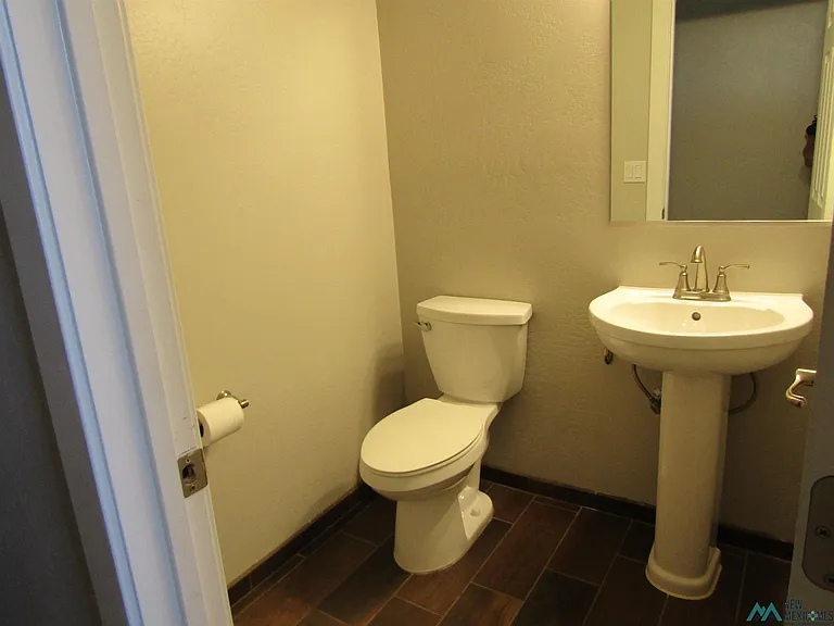 2404 W Briscoe Ave — Photo 14