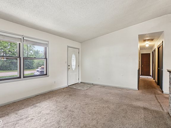 5th image of 9242 Granville Ln