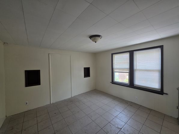 8113 South St #4