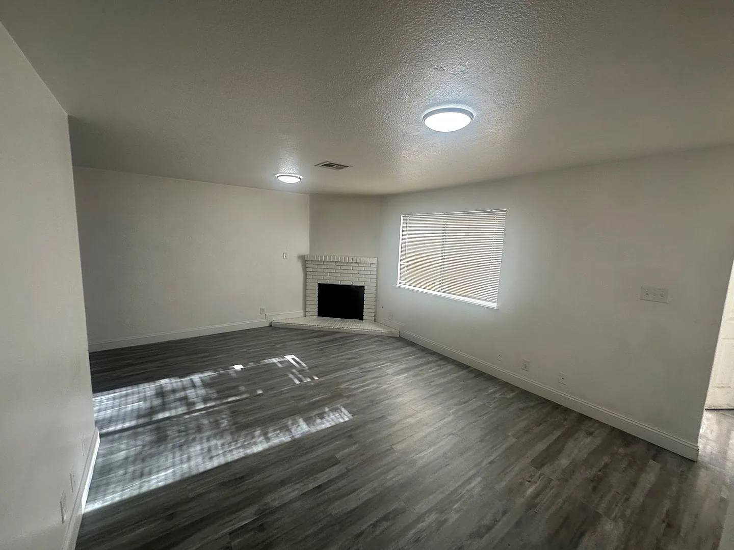 6945 Mendon Ln — Photo 3