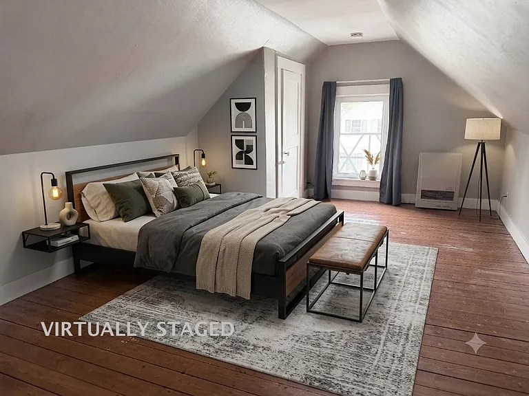 Bedroom (Virtually staged)