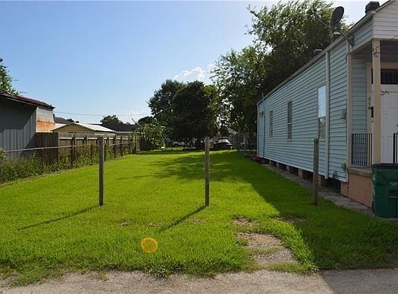 2nd image of 518 2nd Ave