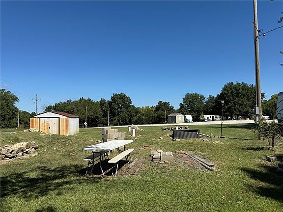 3rd image of 273 N Linn Valley Dr