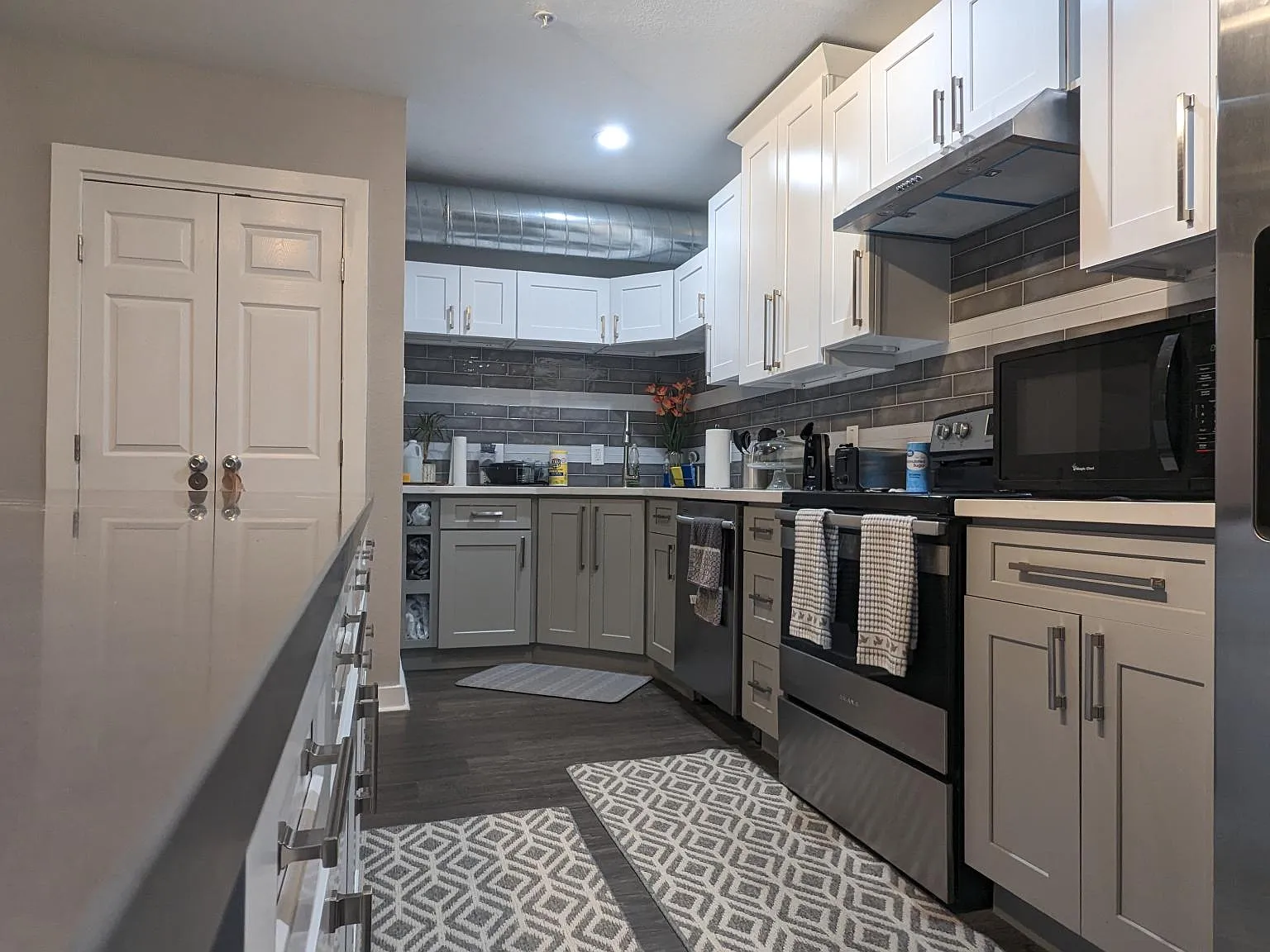 8 bed, 6.5 bath, 4440 sqft, $950 — Photo 4