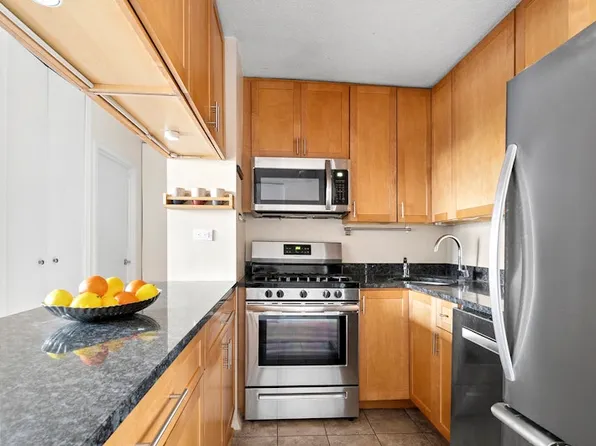 130 West 67th Street 5L image 3 of 12