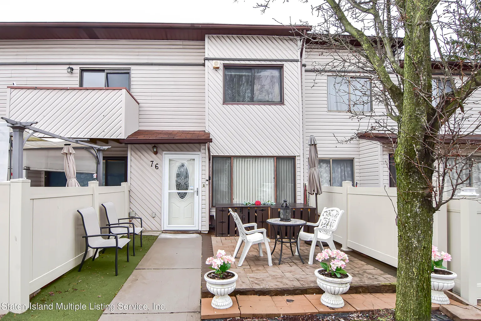 76 Wolkoff Ln photo 1
