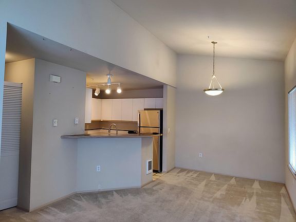 5th image of 11130 SE 208th St APT F202