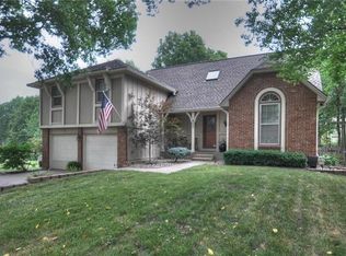 8111 Rosehill Rd, Lenexa, KS 66215