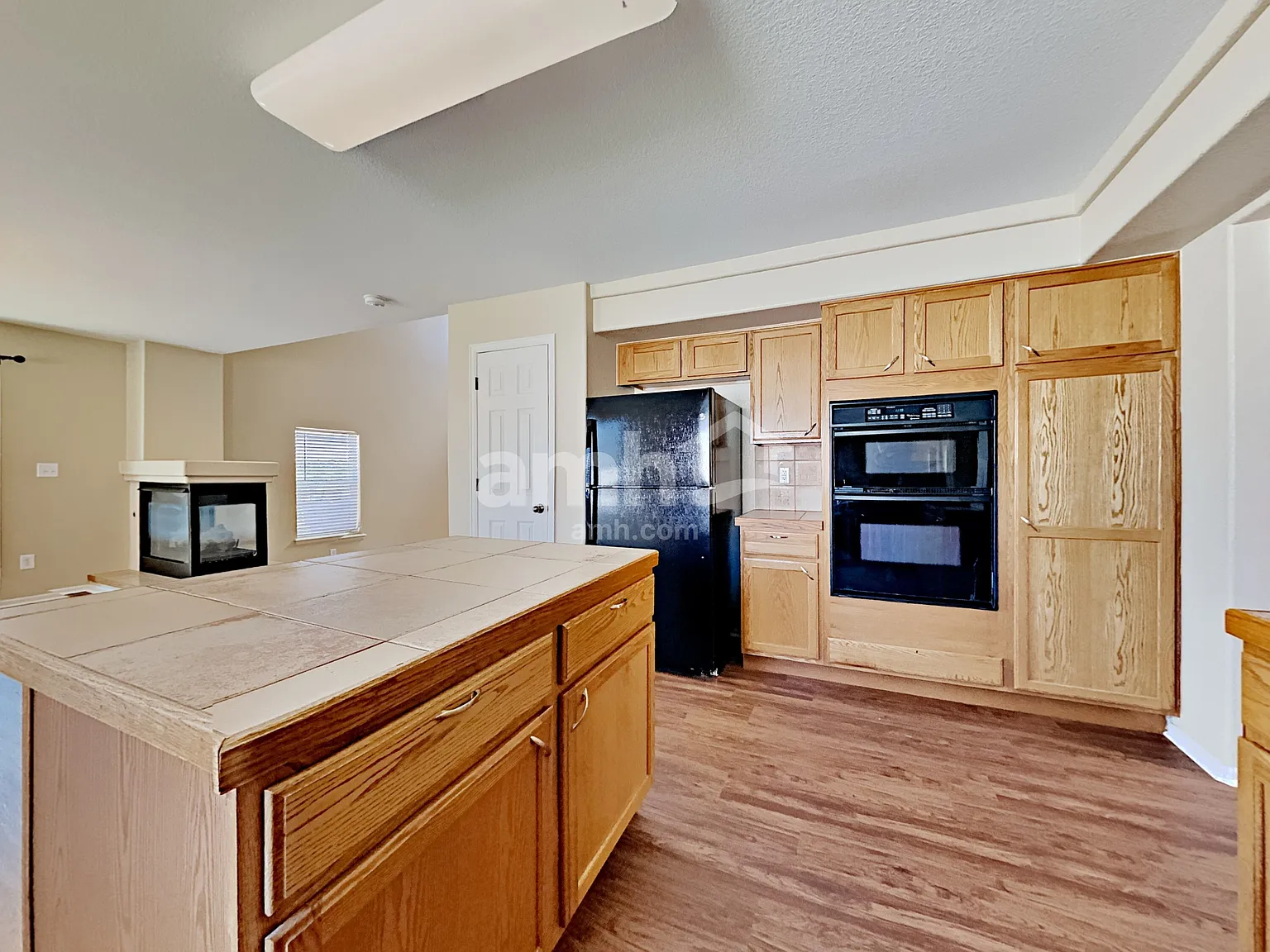 3 bed, 2.5 bath, 1600 sqft, $2,905 — Photo 4