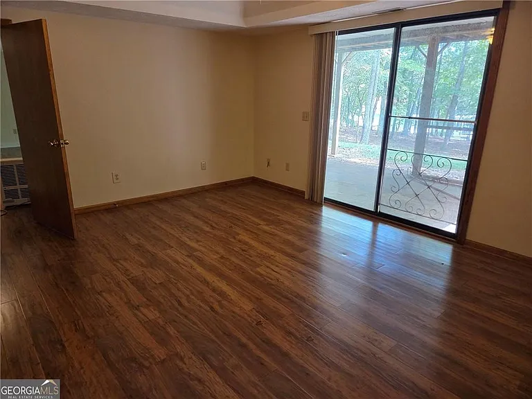 984 Overlook Dr — Photo 13