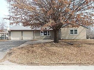 1004 S Hayes St, Garnett, KS 66032
