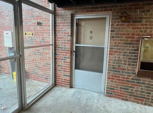 1005 Washington Ave #B, Alton, IL 62002