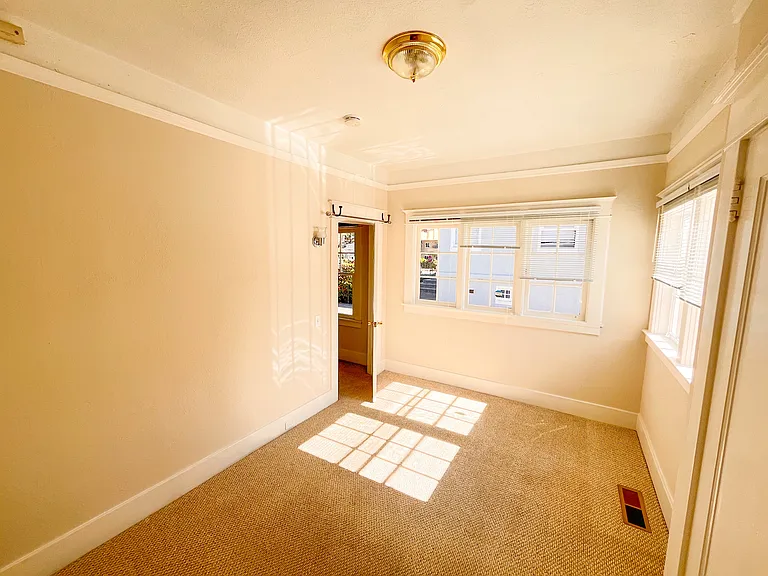 1509 Forest View Ave — Photo 15