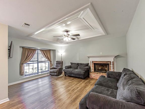 5th image of 212 Presque Isle Dr