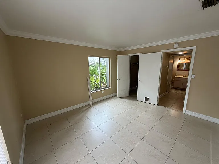 1830 Maravilla Ave #106 — Photo 5