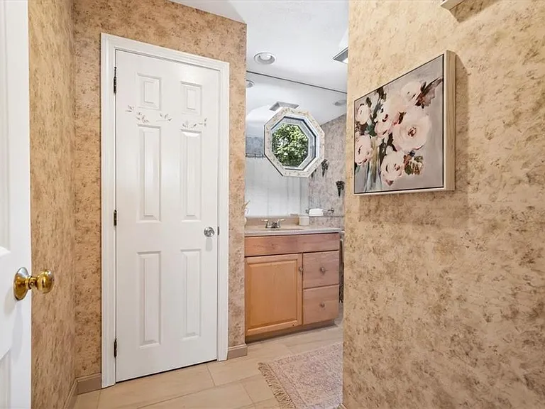 28 Primrose Ln — Photo 8