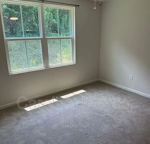 126 Fernside Ct — Photo 10
