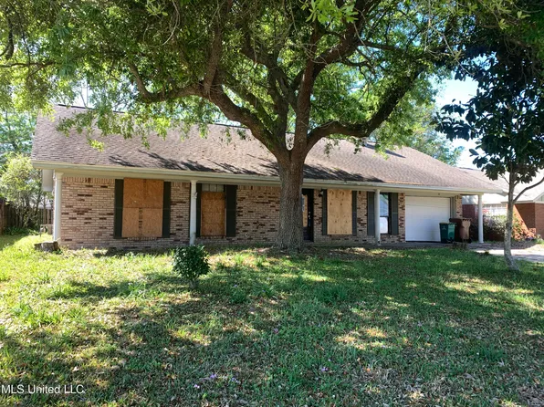 823 Carolee Cir, Biloxi, MS 39532