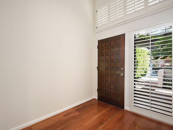 3rd image of 1547 Palisades Dr