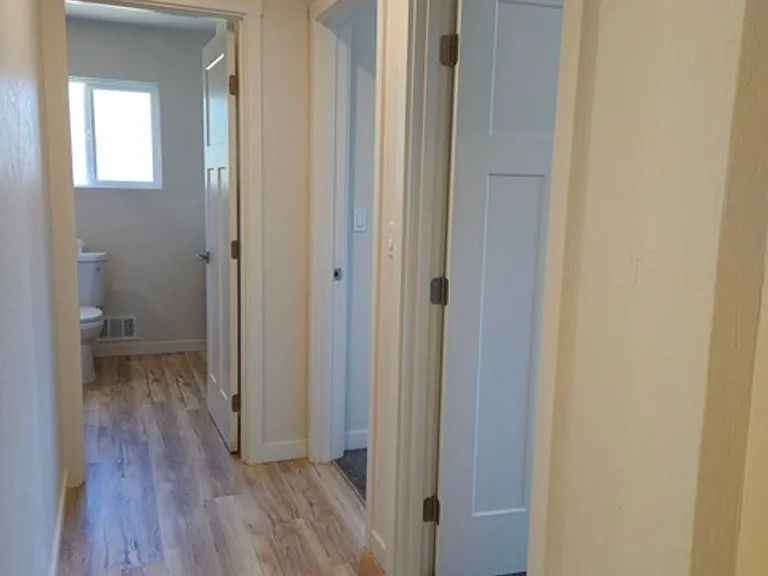 3994 Crestview Dr S — Photo 14