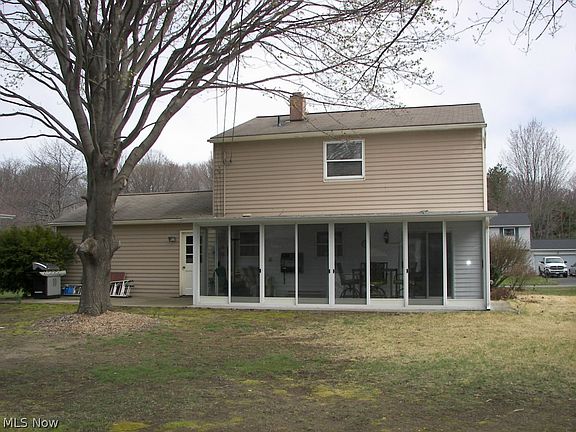 3rd image of 6848 Shelly Dr