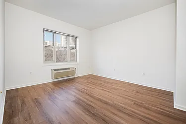 55 Riverwalk Place, #357