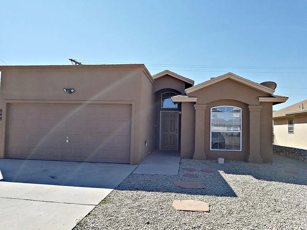 3 bed, 2.0 bath, 1210 sqft, $1,300 — Photo 1
