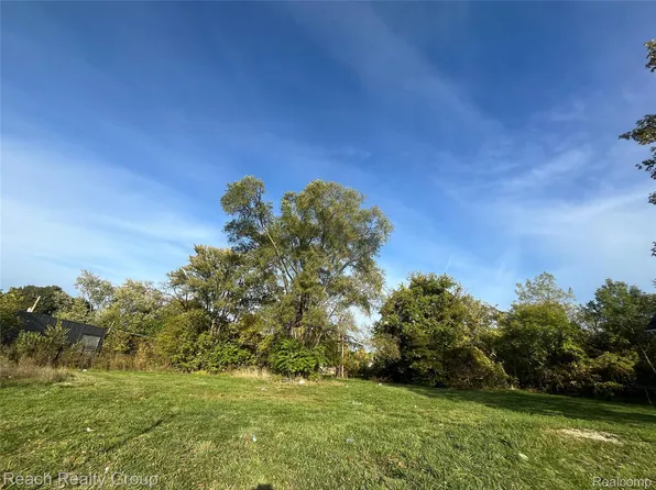 4802 Cadillac Blvd, Detroit, MI 48214