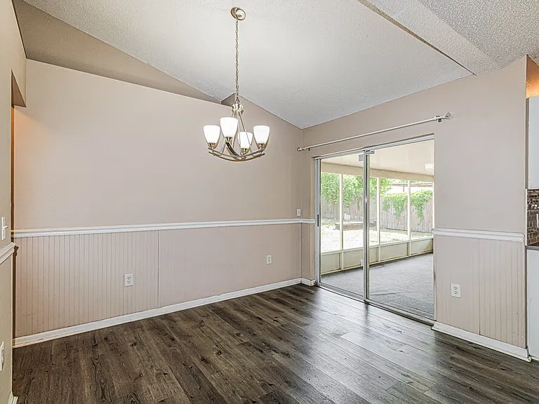 14017 Tudor St — Photo 6
