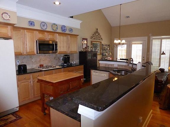 5th image of 111 Westchester Dr SE