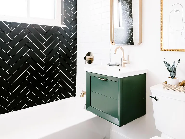 Upstairs bathroom#1