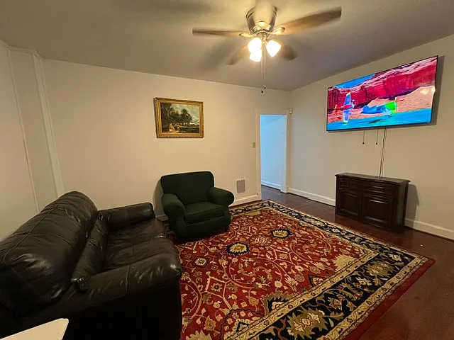 1 bed, 800 sqft, $995 — Photo 3